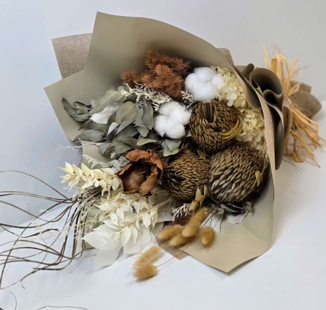 Nikki Dried Flower Bouquet